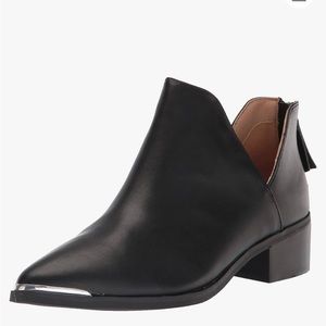 Dolce vita wendee cut out ankle bootie never worn